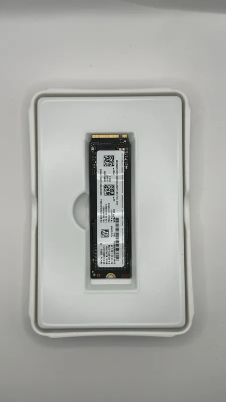 Samsung PM9C1a 256GB M.2 PCIe Gen4 NVMe SSD (MZ-VL8256B)
